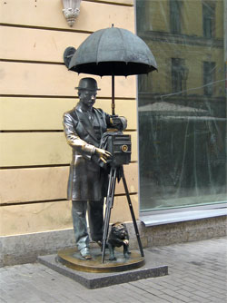 Monument to the photographer in Petersburg.