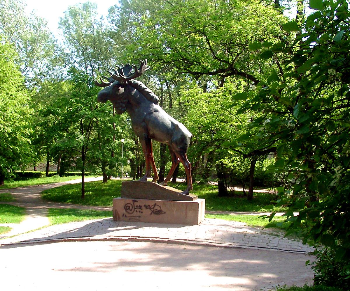 Elk statue from park