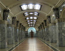 Pietarin metroaseman "Kirovskij Zavod" aulas.