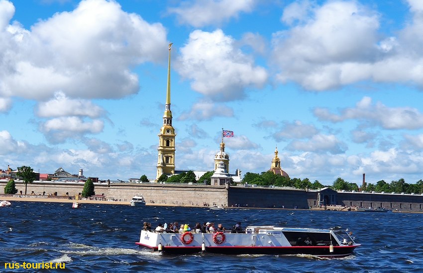Петропавловская крепость в Петербурге
