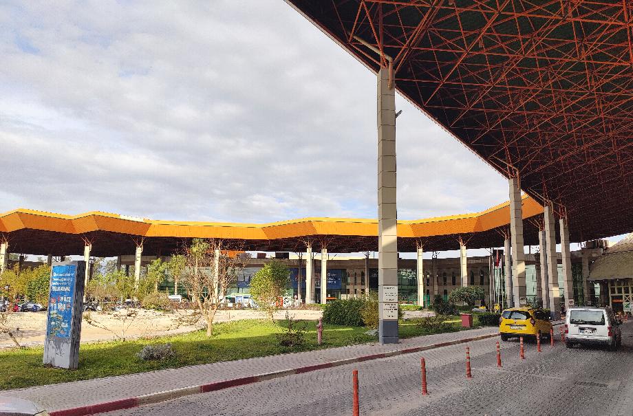 Автобусный вокзал Антальи. Фото.