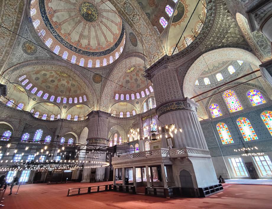 Голубая мечеть - вид внутри.