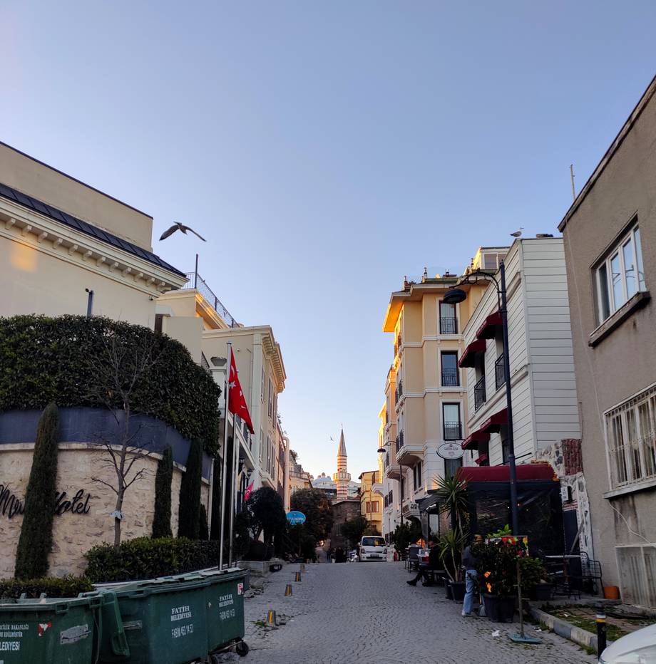 Тихая улочка в Стамбуле.