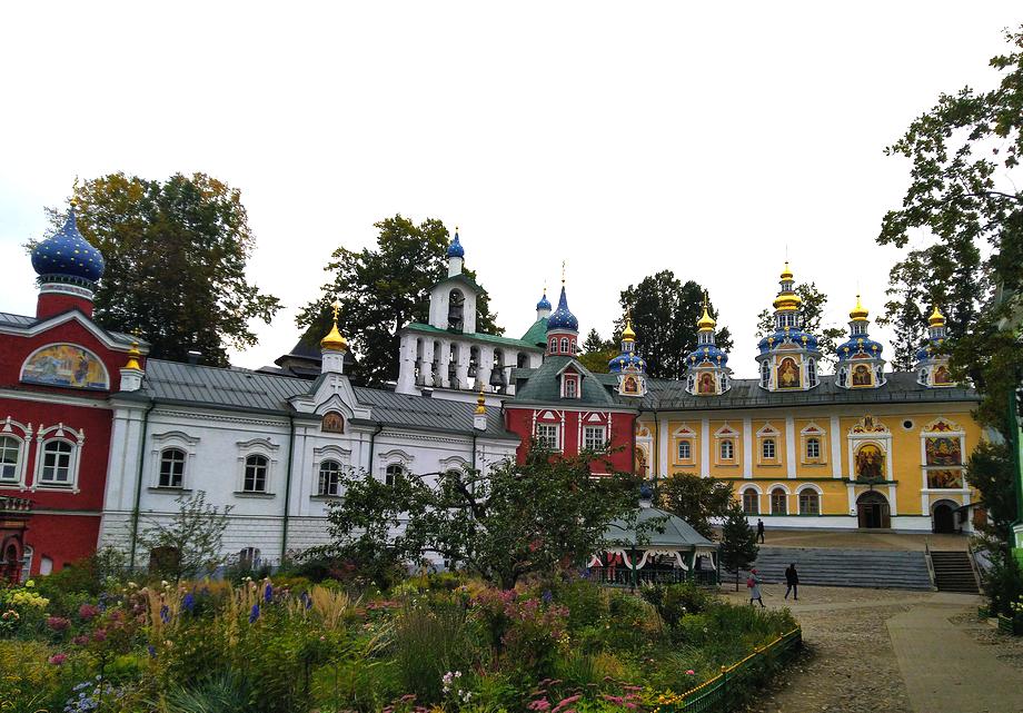 Монастырь в Псковской области