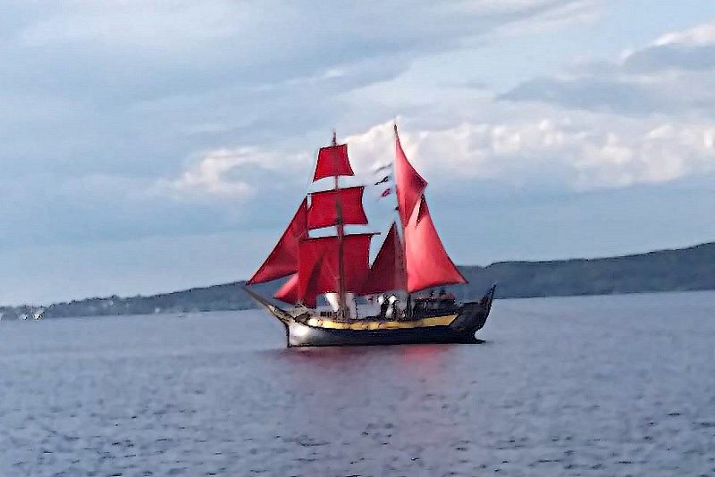 Алые паруса над Онежским озером