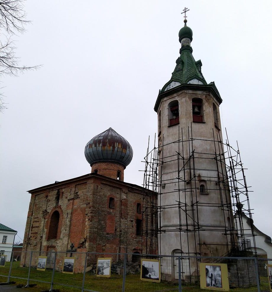 Старинная церковь