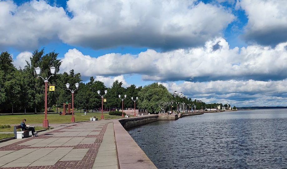 Набережная Онежского Озера в Петрозаводске