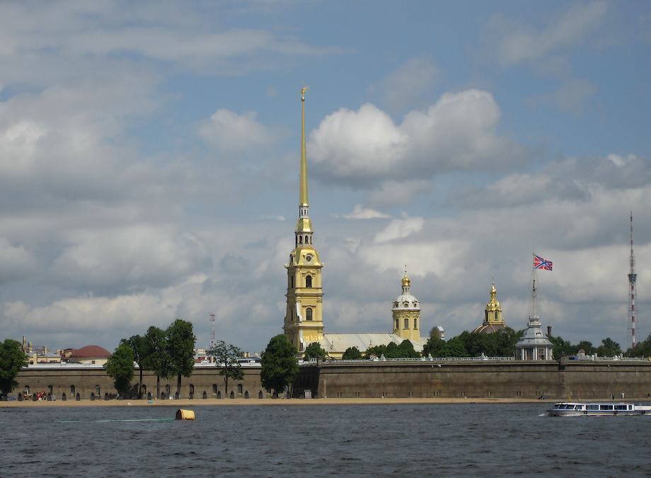 Петропавловская крепость в Петербурге.